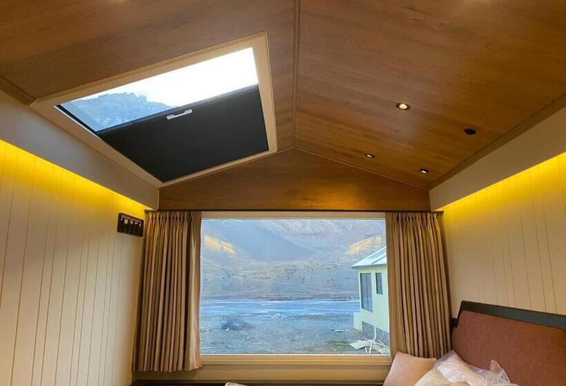 Yellow Hotels & Cottages