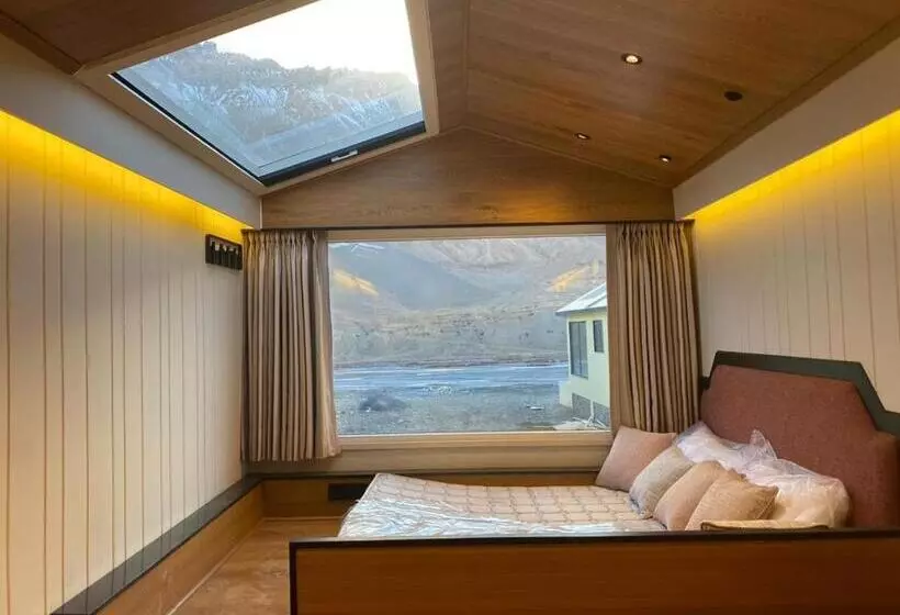 Yellow Hotels & Cottages