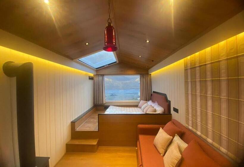 Yellow Hotels & Cottages