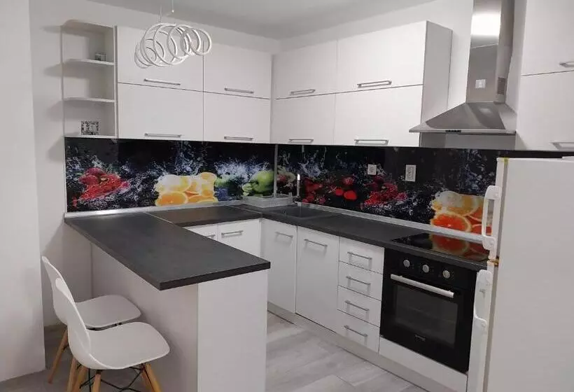 Dm Hostel And Apartments