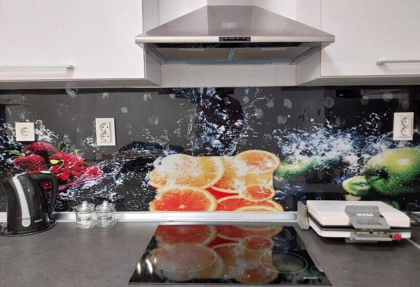 Dm Hostel And Apartments