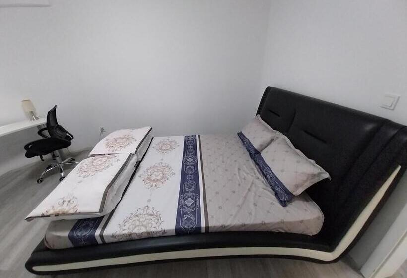 Dm Hostel And Apartments