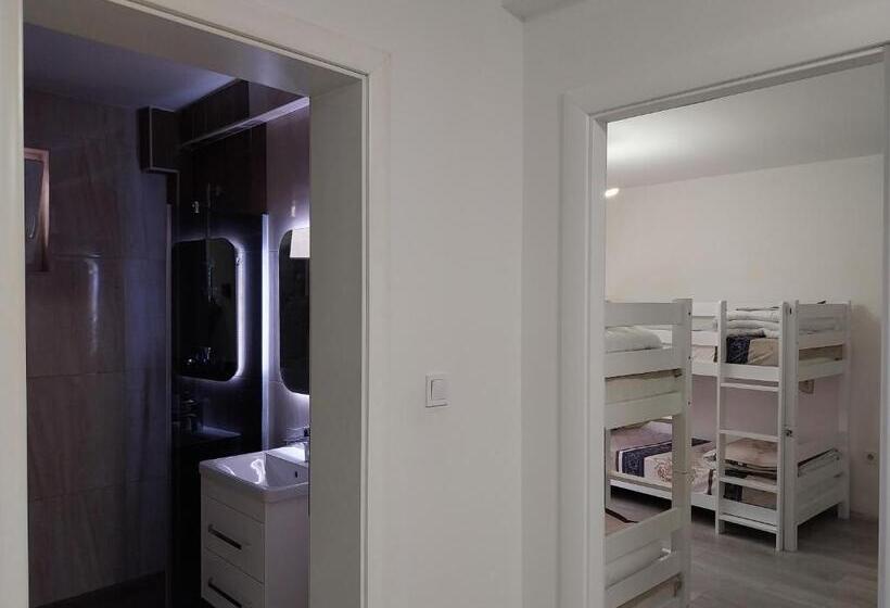 Dm Hostel And Apartments