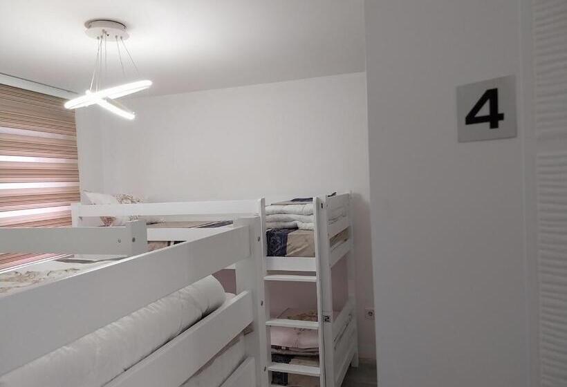 Dm Hostel And Apartments