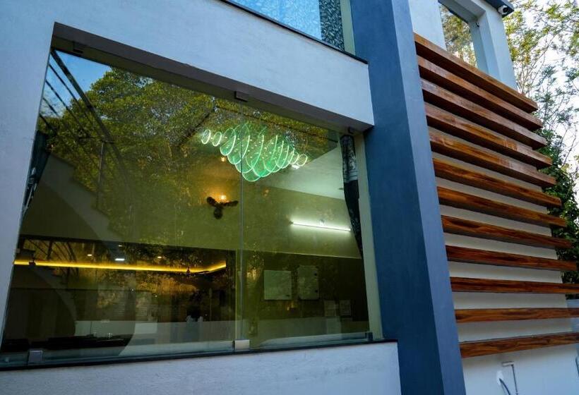 Hotel Green Residency