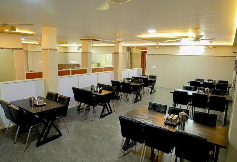 Hotel Green Residency