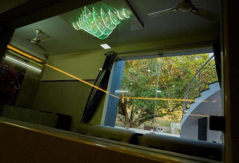 Hotel Green Residency