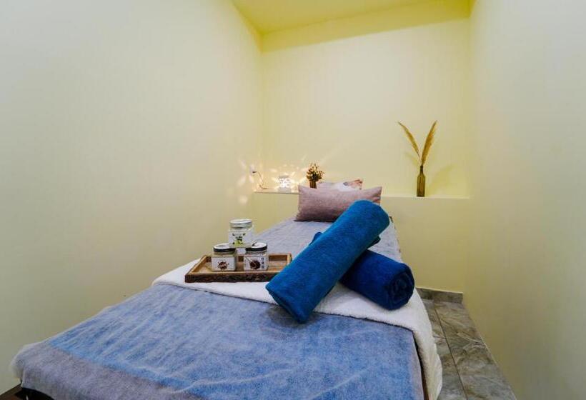 Отель Royal Classic