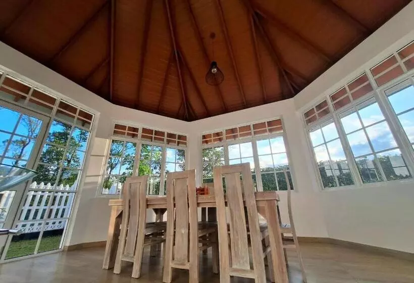 ペンション Ouna Bungalow