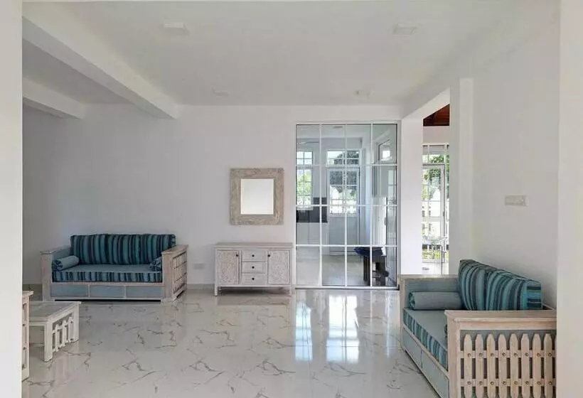 ペンション Ouna Bungalow