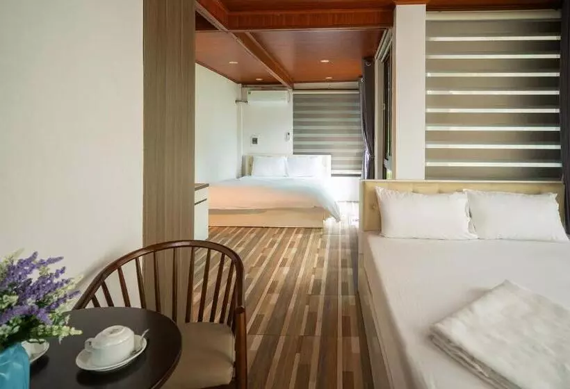 تختخواب و صبحانه Pine Ring Villa