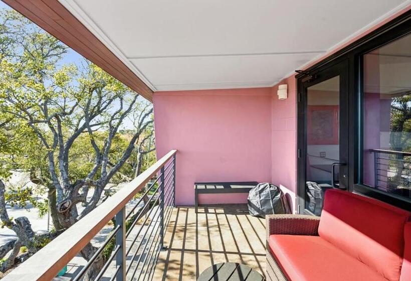 Boutique Vera Hotel In The Heart Of Folly Beach