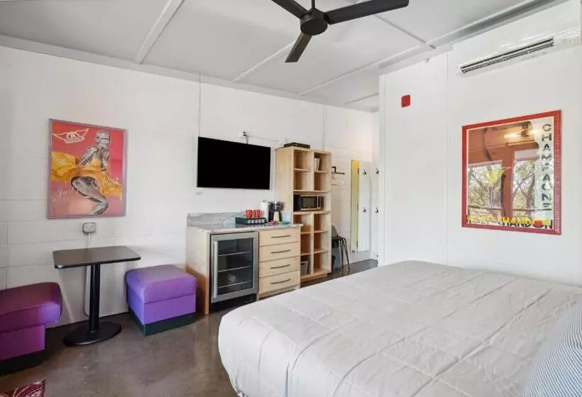 Boutique Vera Hotel In The Heart Of Folly Beach