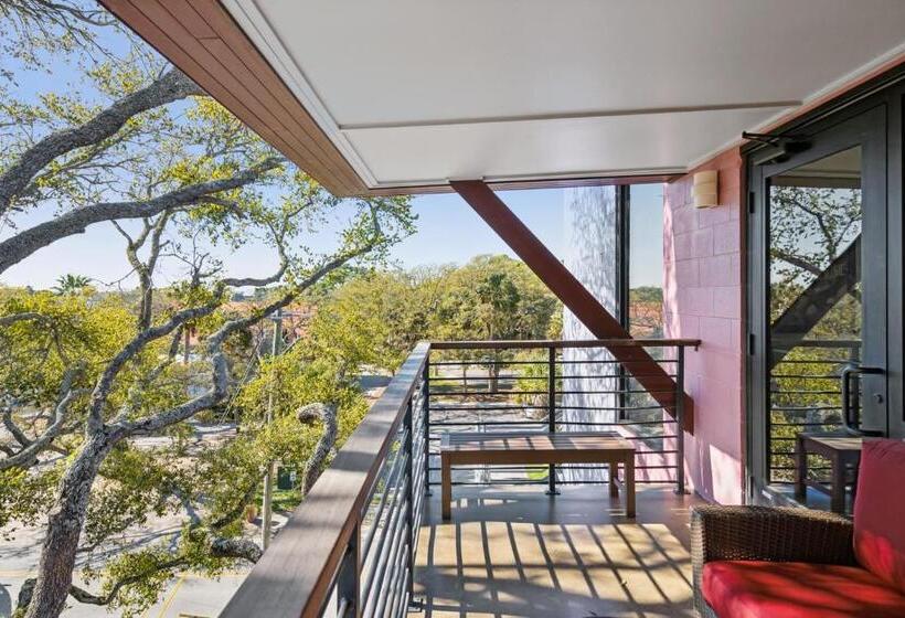 Boutique Vera Hotel In The Heart Of Folly Beach