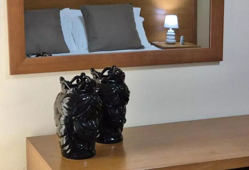 Majatalo Laranda Rooms