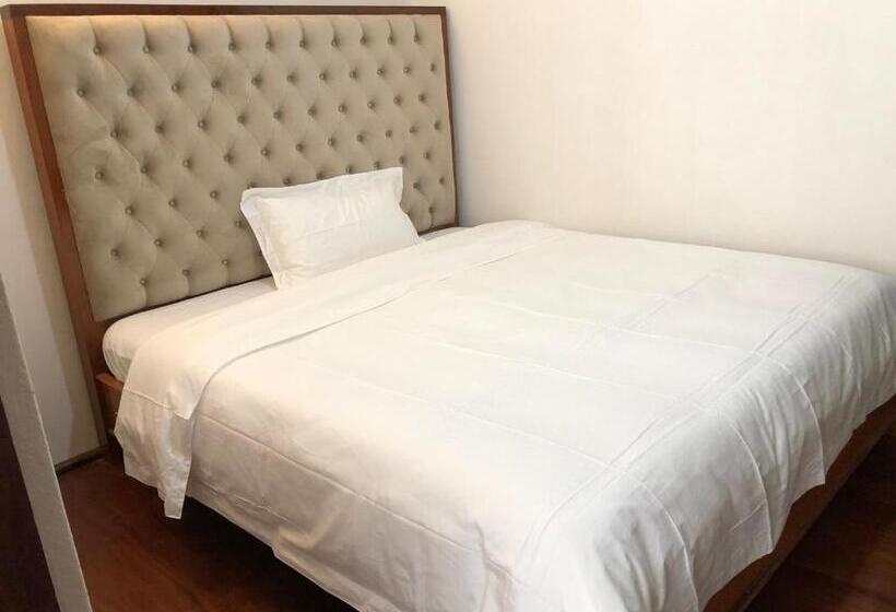 پانسیون Happy Hour