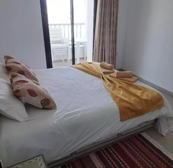 Aamiaismajoitus (B&B) Villa Izabelles