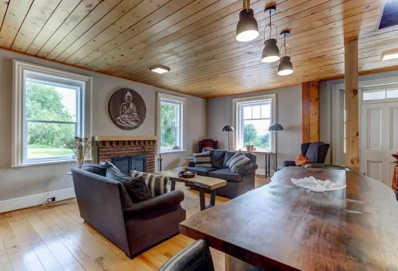 Hotelli Calumet Falls   Villa