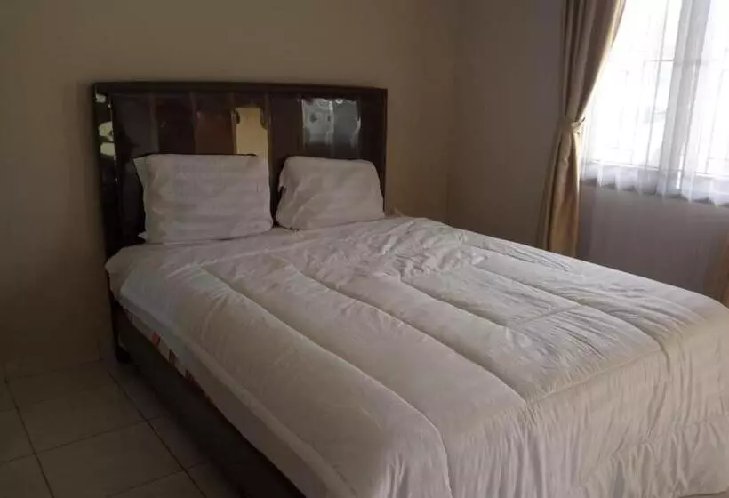 هتل Oyo 93850 Njy House Syariah