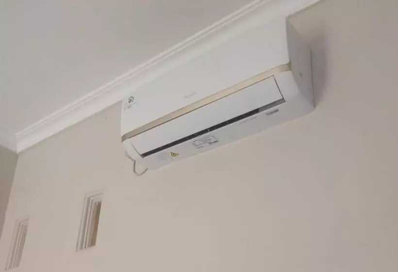 هتل Oyo 93850 Njy House Syariah