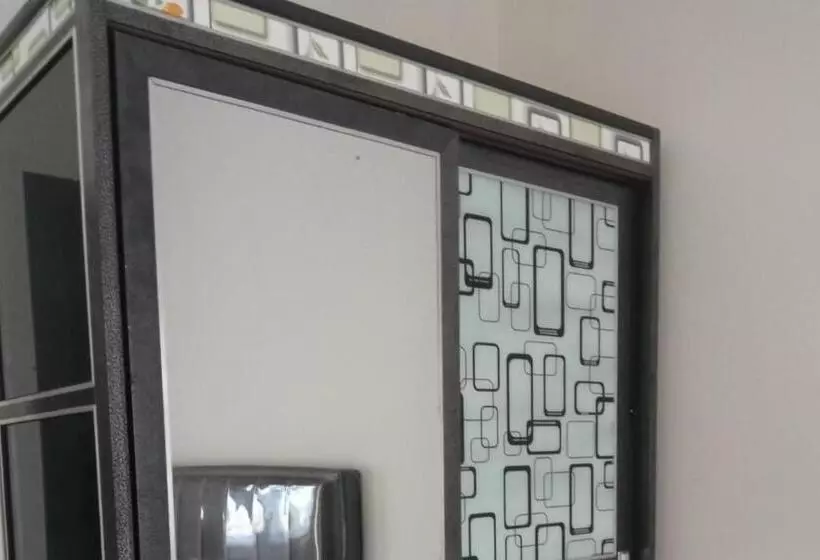 هتل Oyo 93850 Njy House Syariah