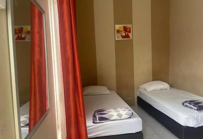 هتل Oyo 93850 Njy House Syariah