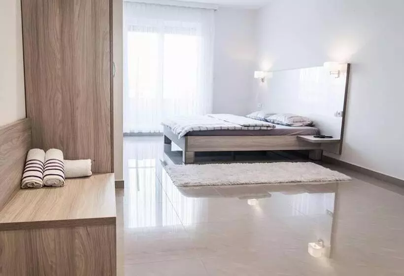 هتل Rođo