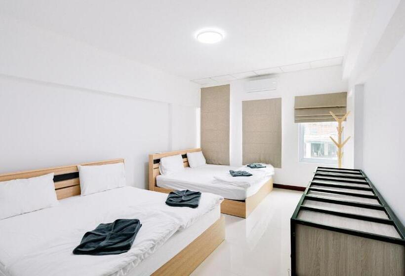 Red B Hostel, Cafe And Bar