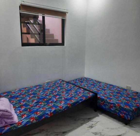 Bed and Breakfast A.c.e Transient And Floating Cottages