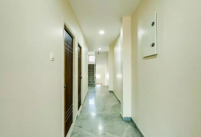 Hotelli Collection O Vijay Residency
