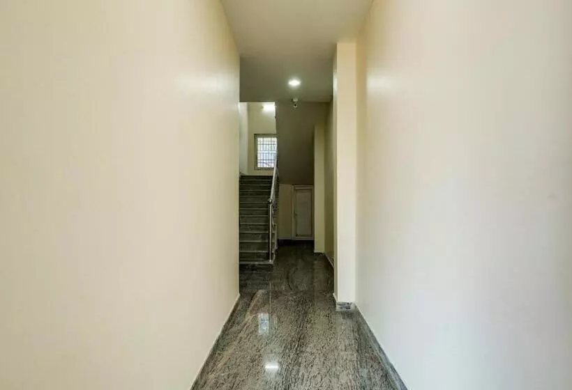 Hotelli Collection O Vijay Residency
