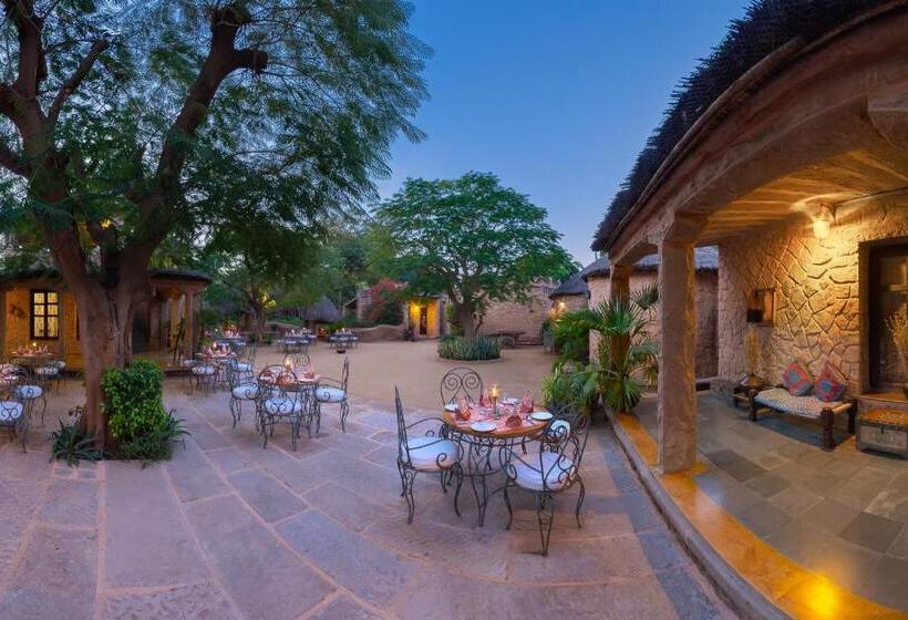 בית מלון כפרי Manvār Shergarh, The Desert Resort