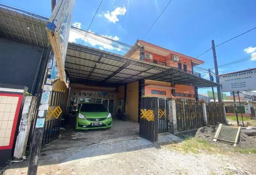 Hotelli Oyo 93817 Vera Guesthouse