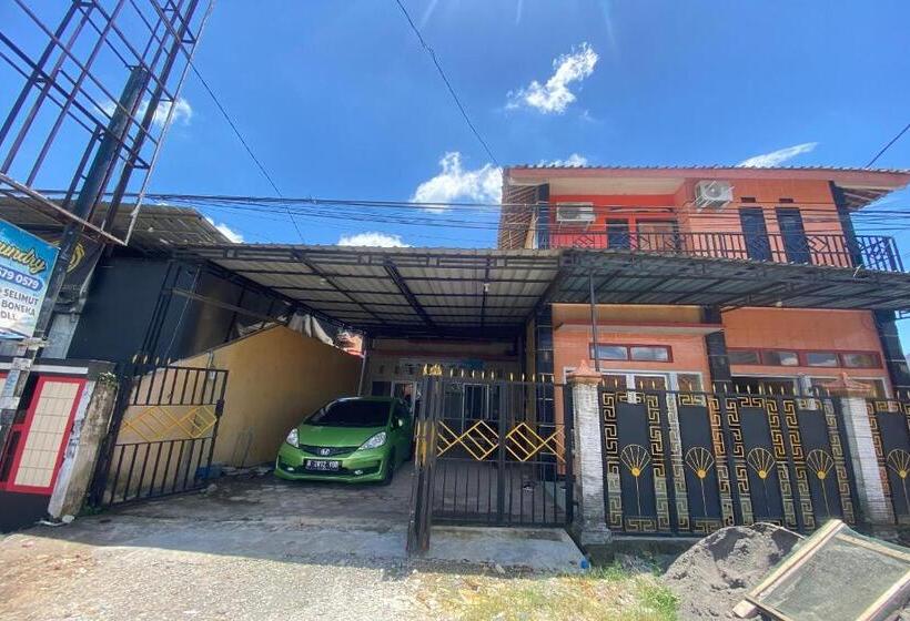 Otel Oyo 93817 Vera Guesthouse