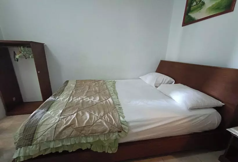 Hotelli Oyo 93826 Cprc Inn Serpong