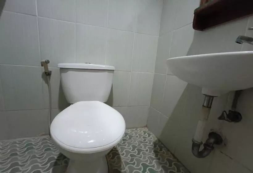 Hotelli Oyo 93826 Cprc Inn Serpong