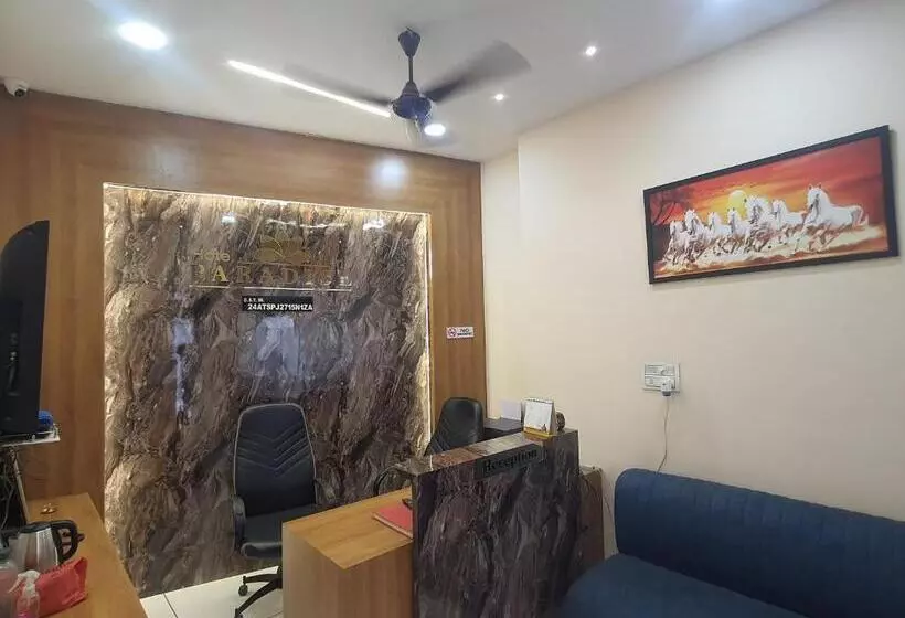 Hotelli Paradise Inn