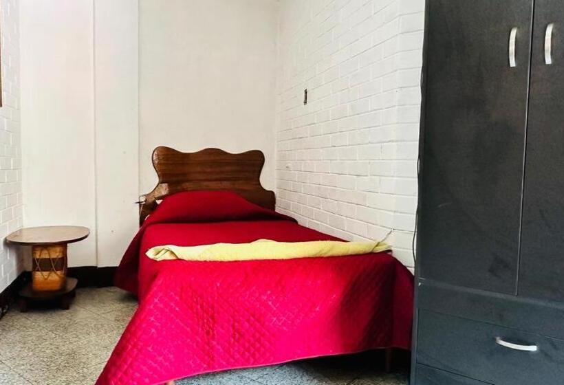 هتل Royal Palace Hostal