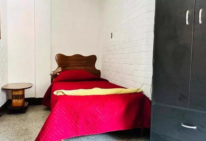 هتل Royal Palace Hostal