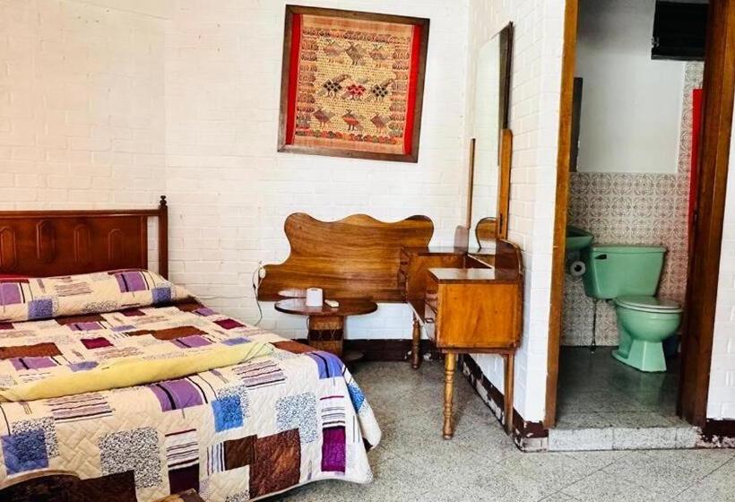 هتل Royal Palace Hostal