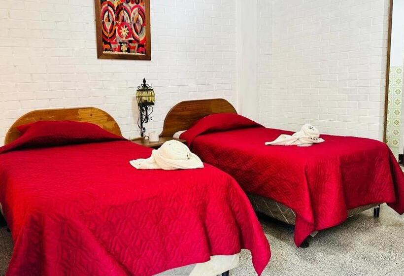 هتل Royal Palace Hostal