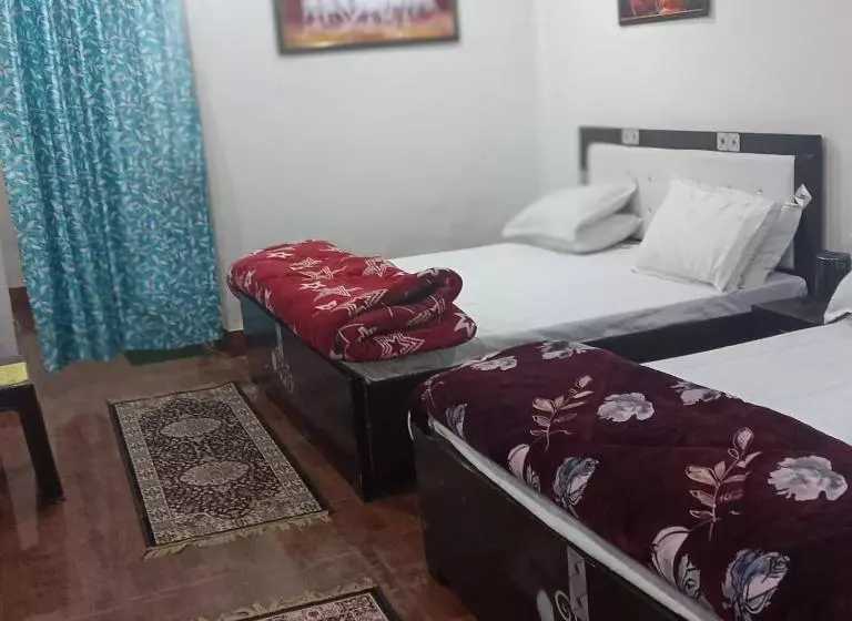 ホテル Somnath Residency Radhe Nikunj