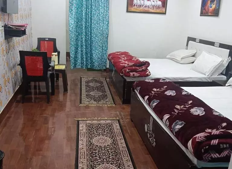 ホテル Somnath Residency Radhe Nikunj