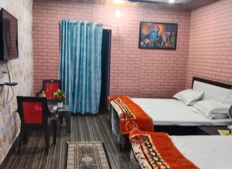ホテル Somnath Residency Radhe Nikunj
