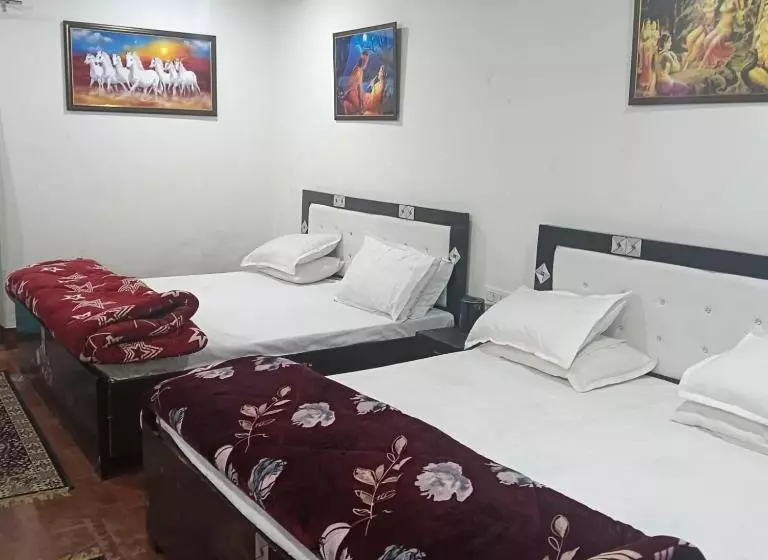 ホテル Somnath Residency Radhe Nikunj