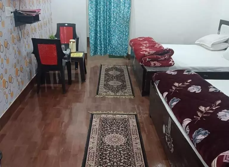 ホテル Somnath Residency Radhe Nikunj