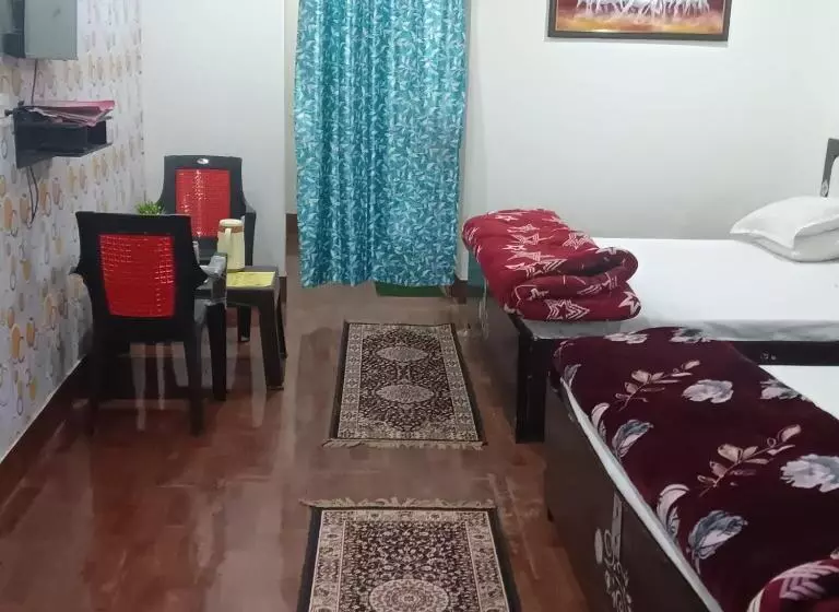 ホテル Somnath Residency Radhe Nikunj