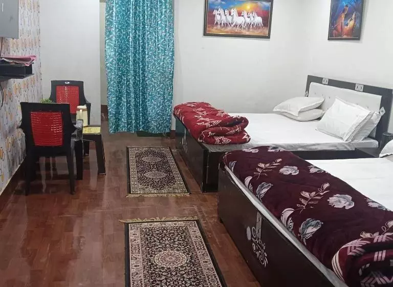 ホテル Somnath Residency Radhe Nikunj