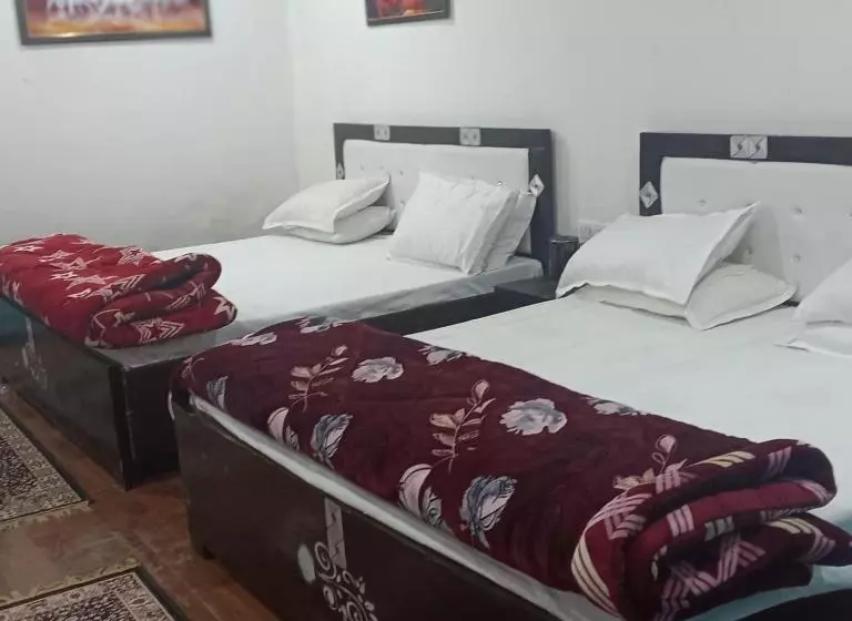 ホテル Somnath Residency Radhe Nikunj