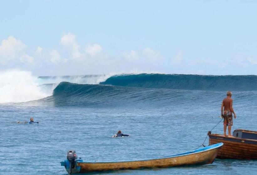 Otel Sunset Surfing Villas Mentawai